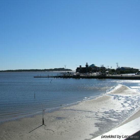 Cedar Cove Beach And Yacht Club Aparthotel Cedar Key Exterior photo